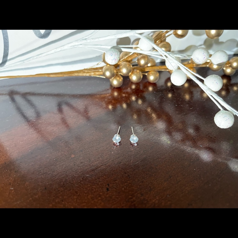 Clear Crystal Stud Silver Earring